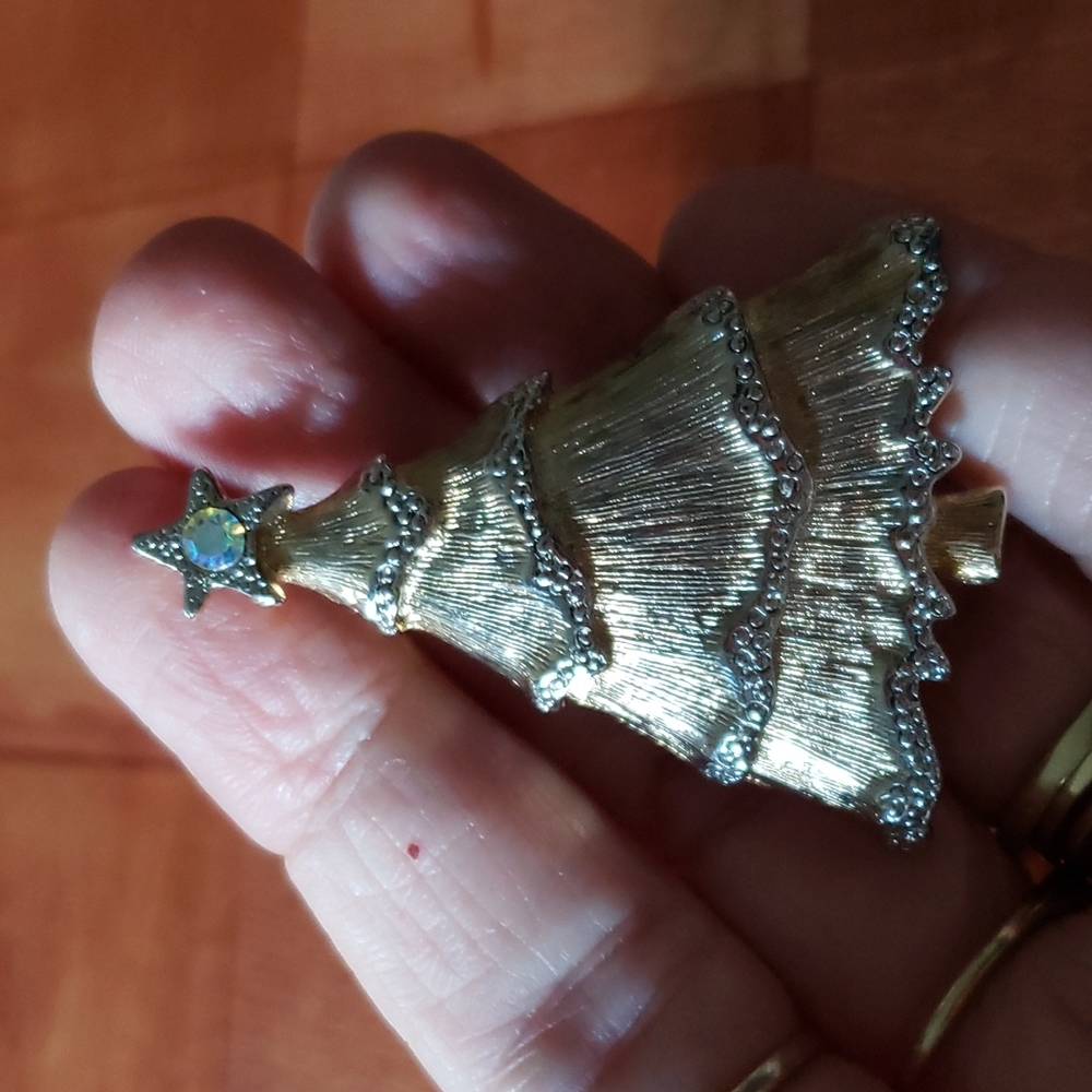 LC Christmas Tree Brooch